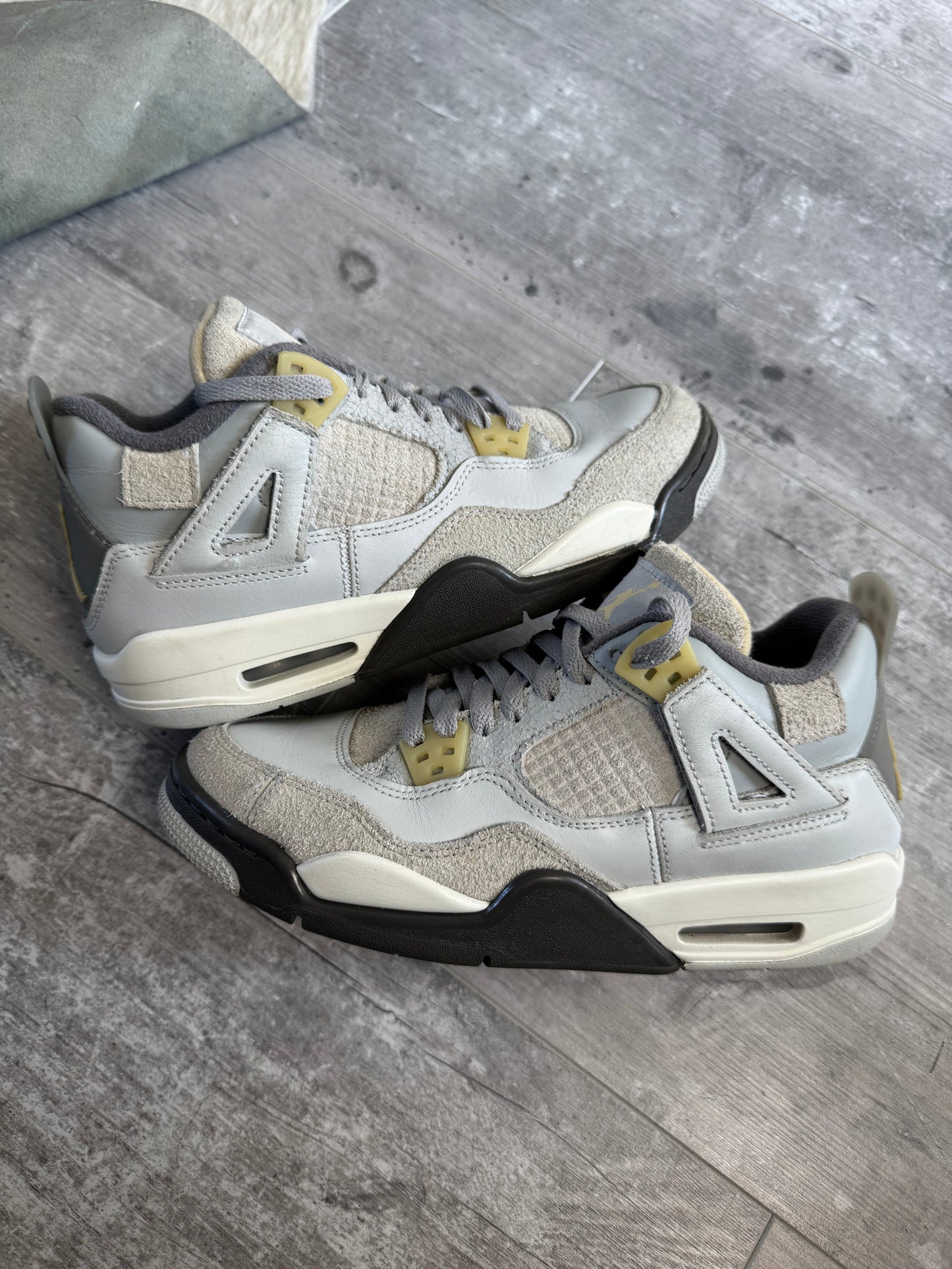 40 - Jordan 4 Retro 'Craft' (GS)