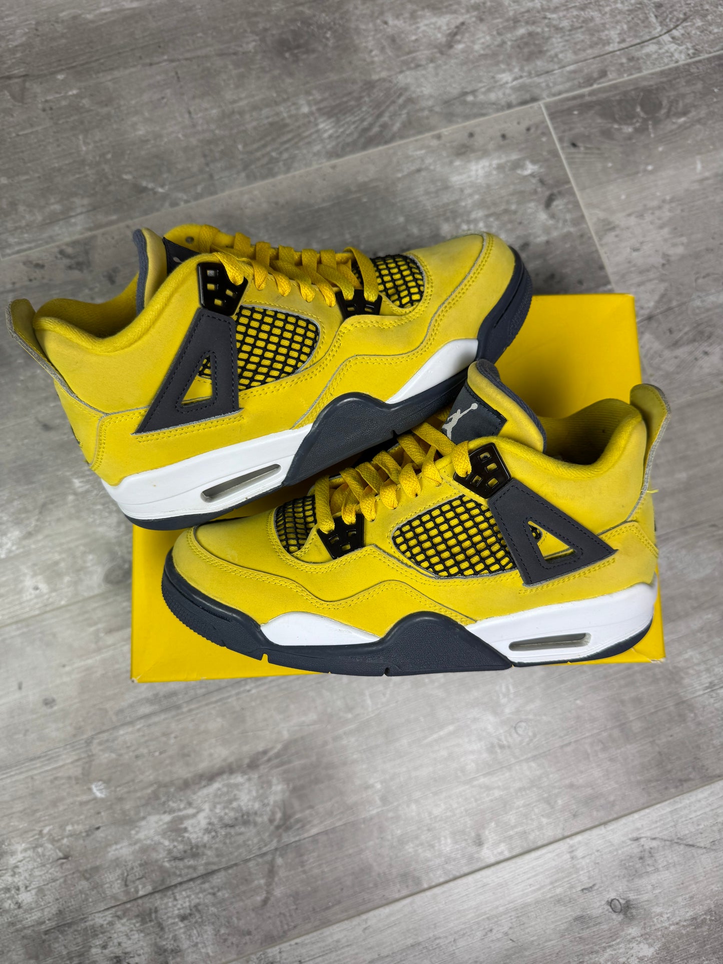 38.5 - Jordan 4 Retro 'Lightning' GS