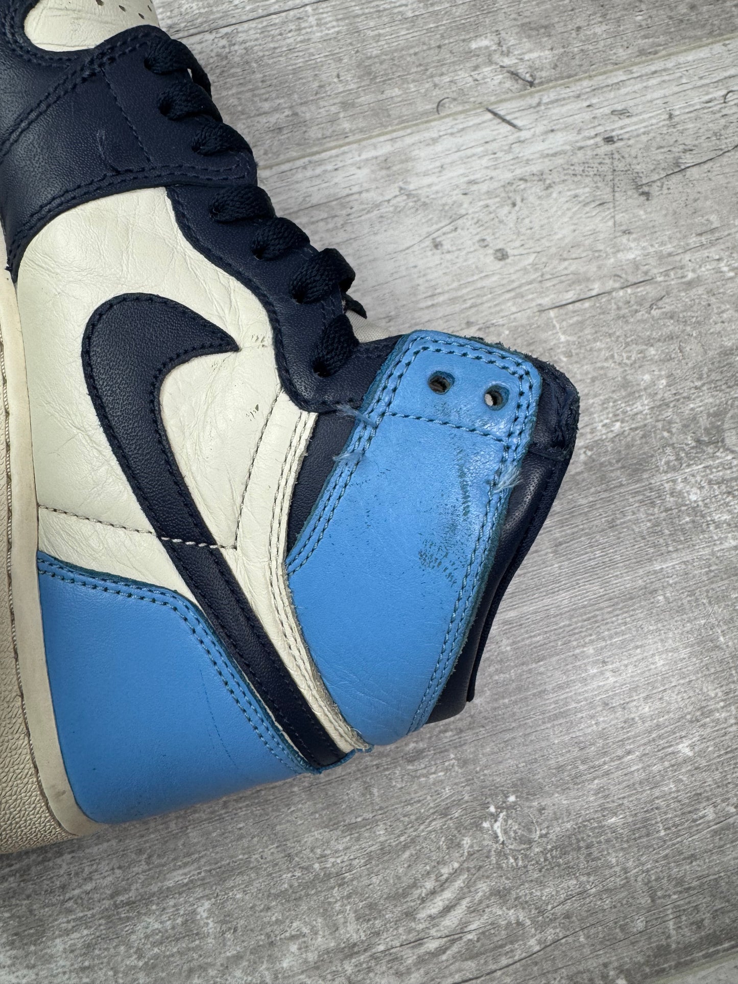 40 - Jordan 1 Retro High 'Obsidian' (GS)