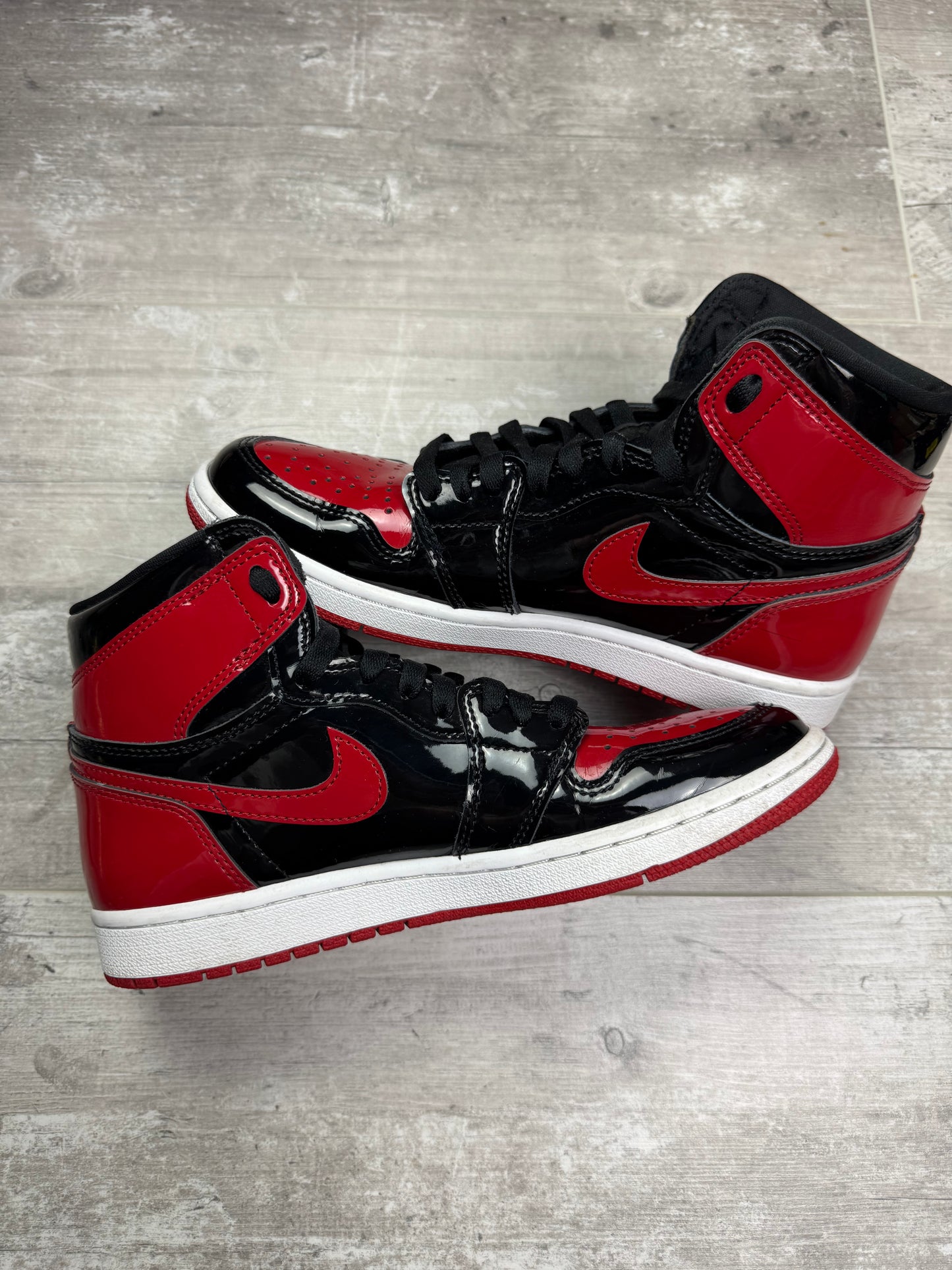 40.5 - Jordan 1 Retro High 'Bred Patent'