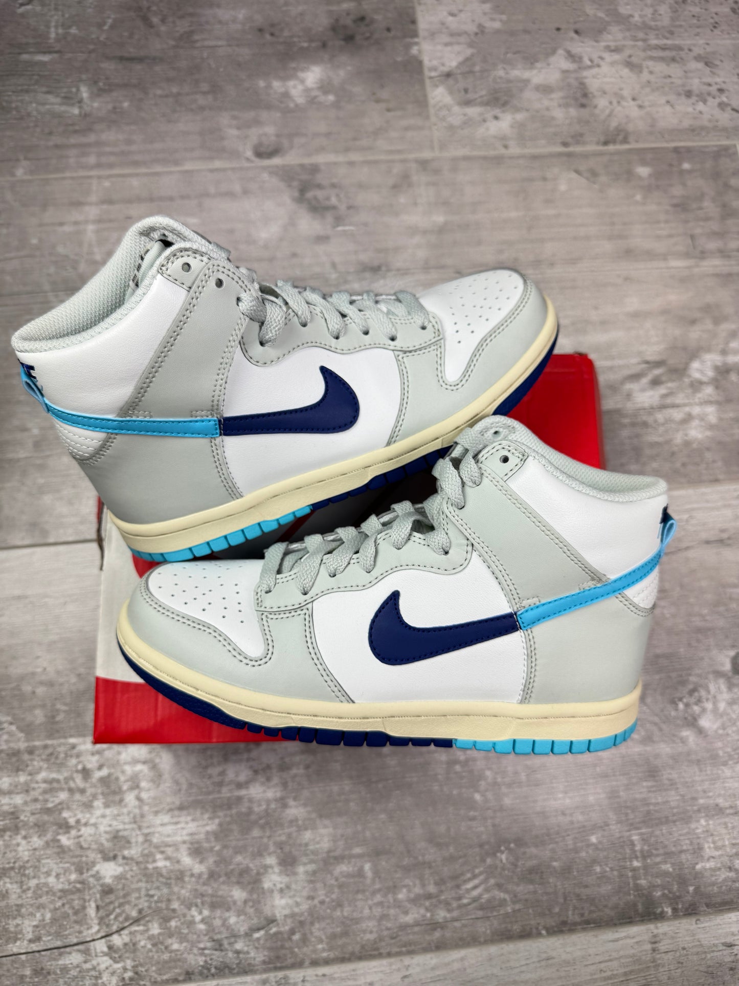 36.5 - Nike dunk high SE 'Baltic Blue'