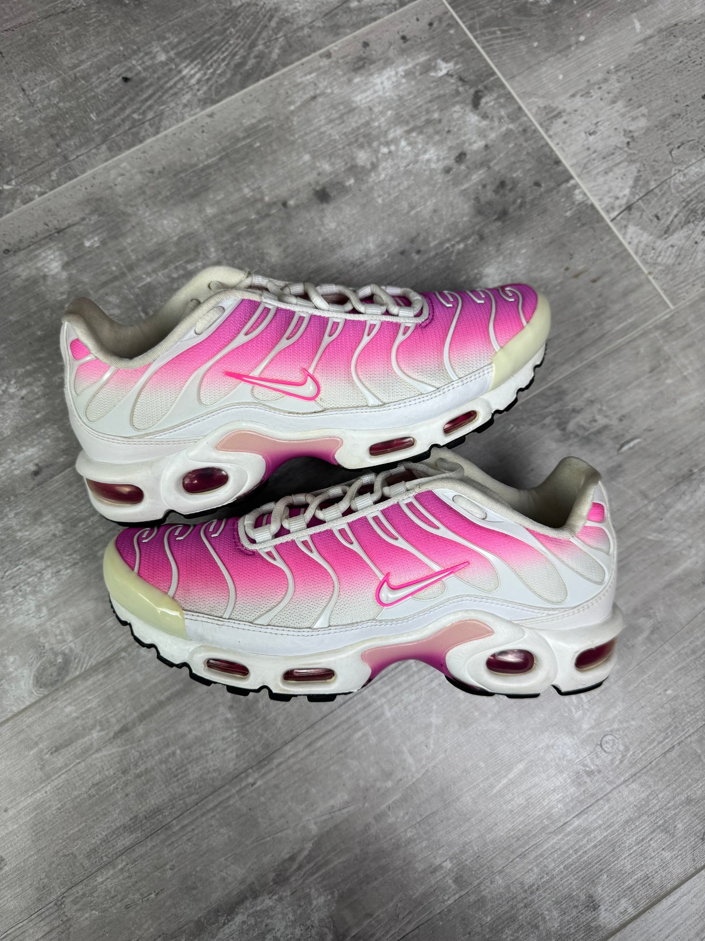 39 - Nike air max Plus TN 'Pink Fade'