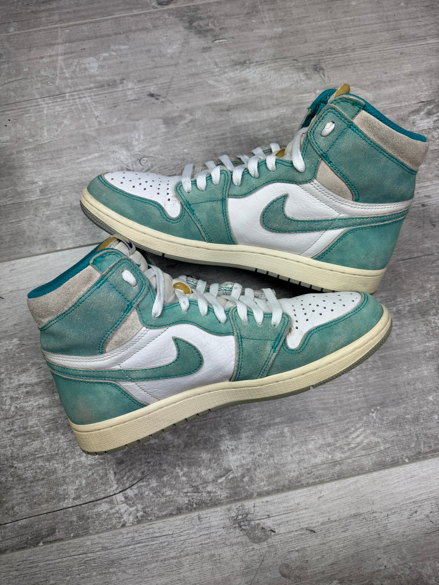 42.5 - Jordan 1 Retro High OG 'Turbo Green'