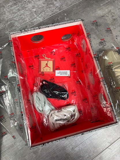 41 - Jordan Retro 4 x Off White