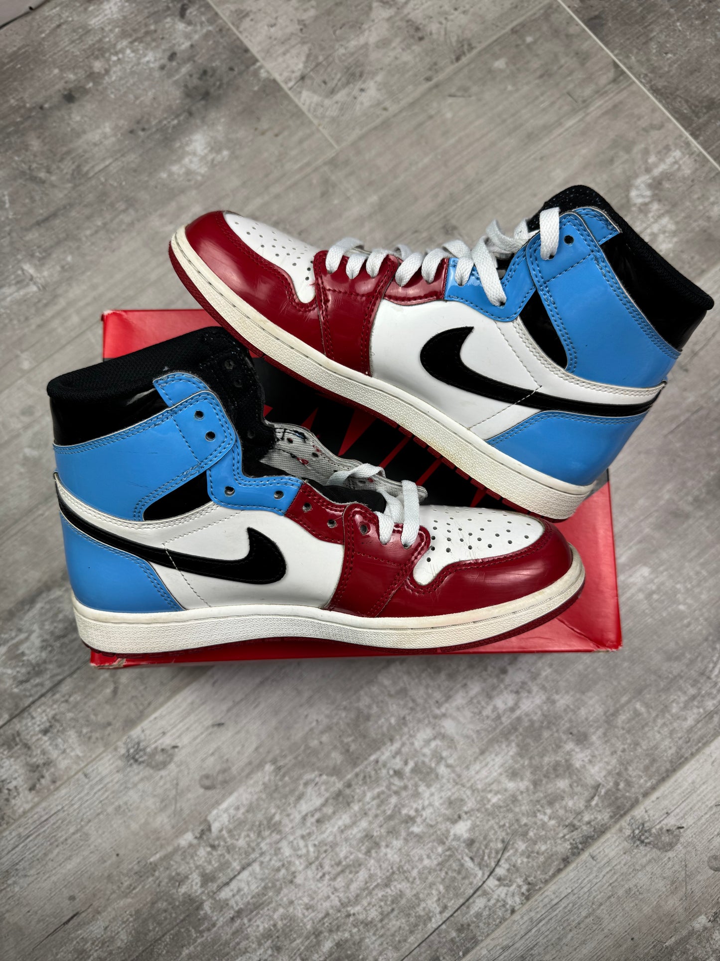 40.5 - Jordan 1 Retro High Fearless 'UNC CHICAGO'