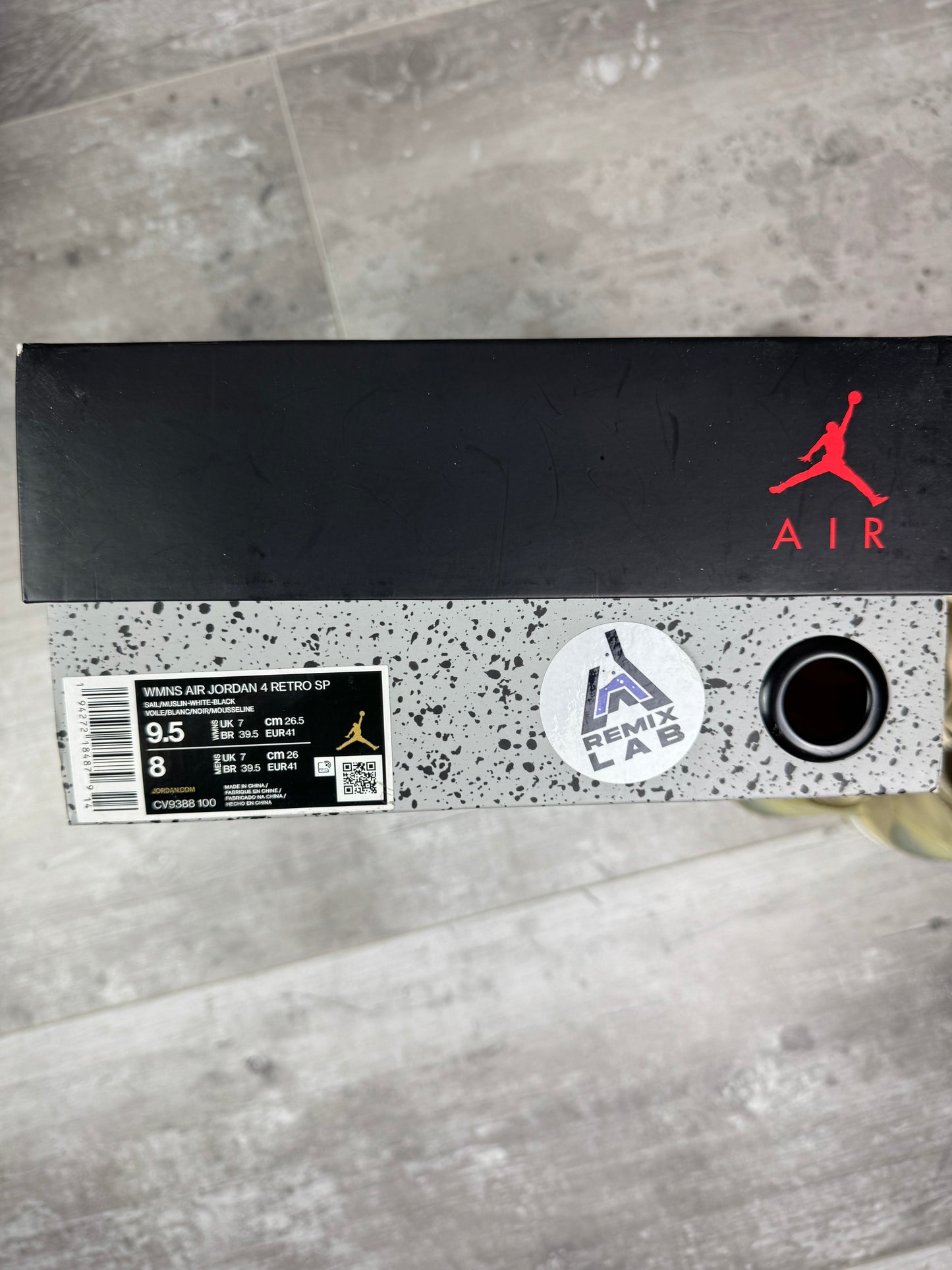 41 - Jordan Retro 4 x Off White