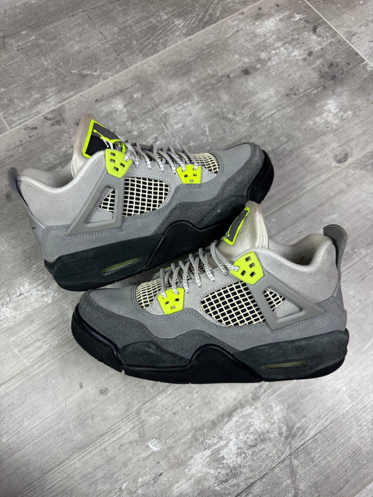 38.5 - Jordan 4 Retro SE 'Néon' GS