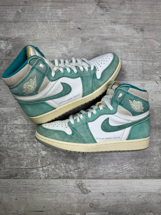 42.5 - Jordan 1 Retro High OG 'Turbo Green'