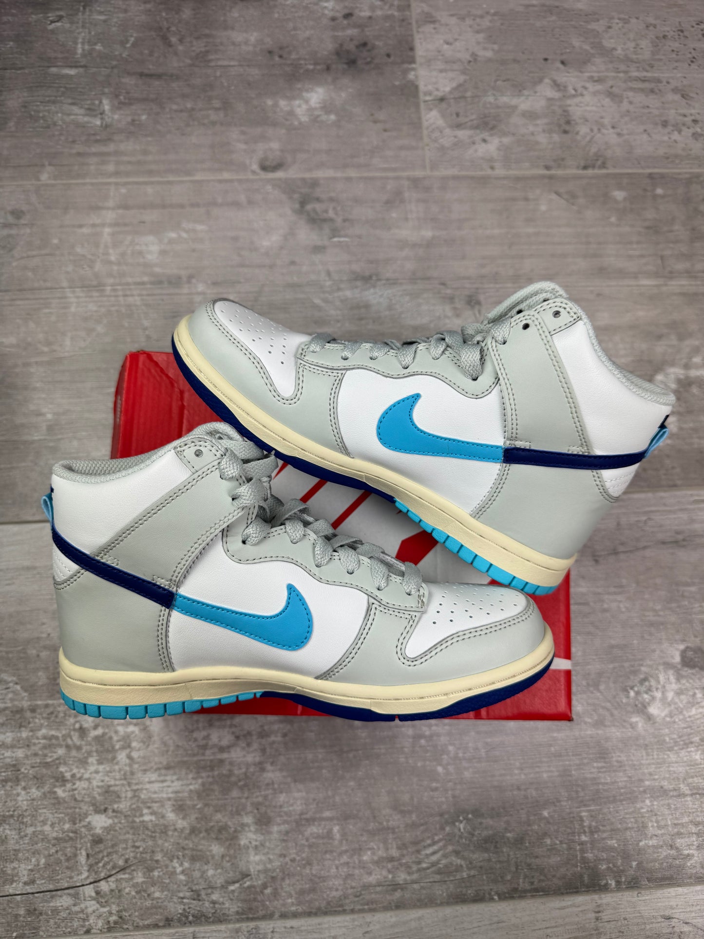 36.5 - Nike dunk high SE 'Baltic Blue'