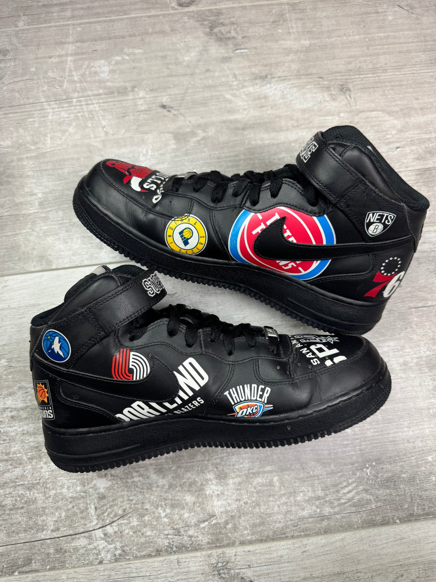 42.5 - Nike air force one mid x Supreme 'NBA Black'